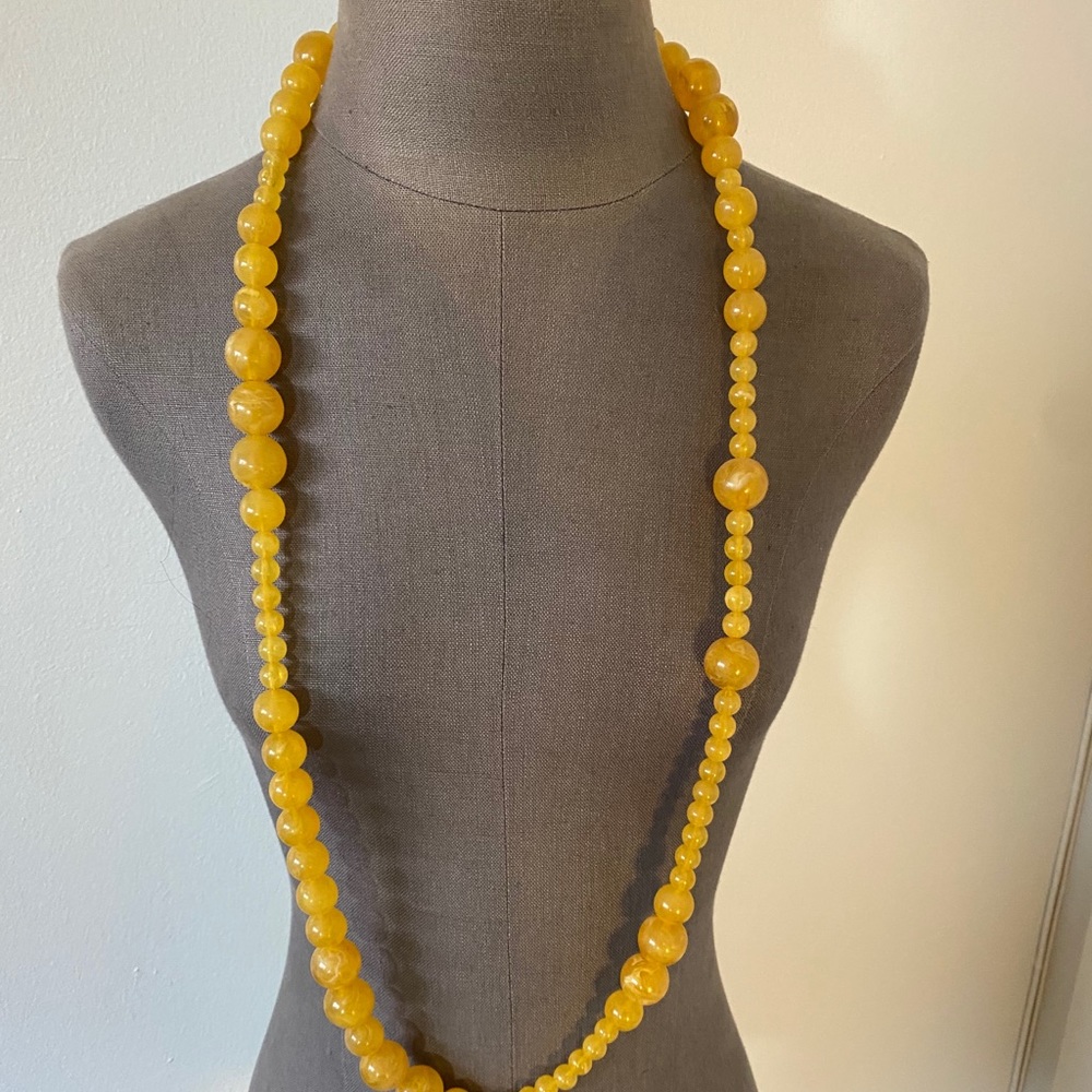 Women’s chunky bauble necklace